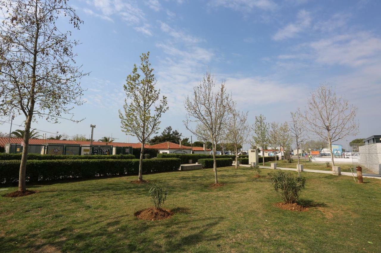 Oli'S Luxury Apartment Thessaloniki Exterior photo